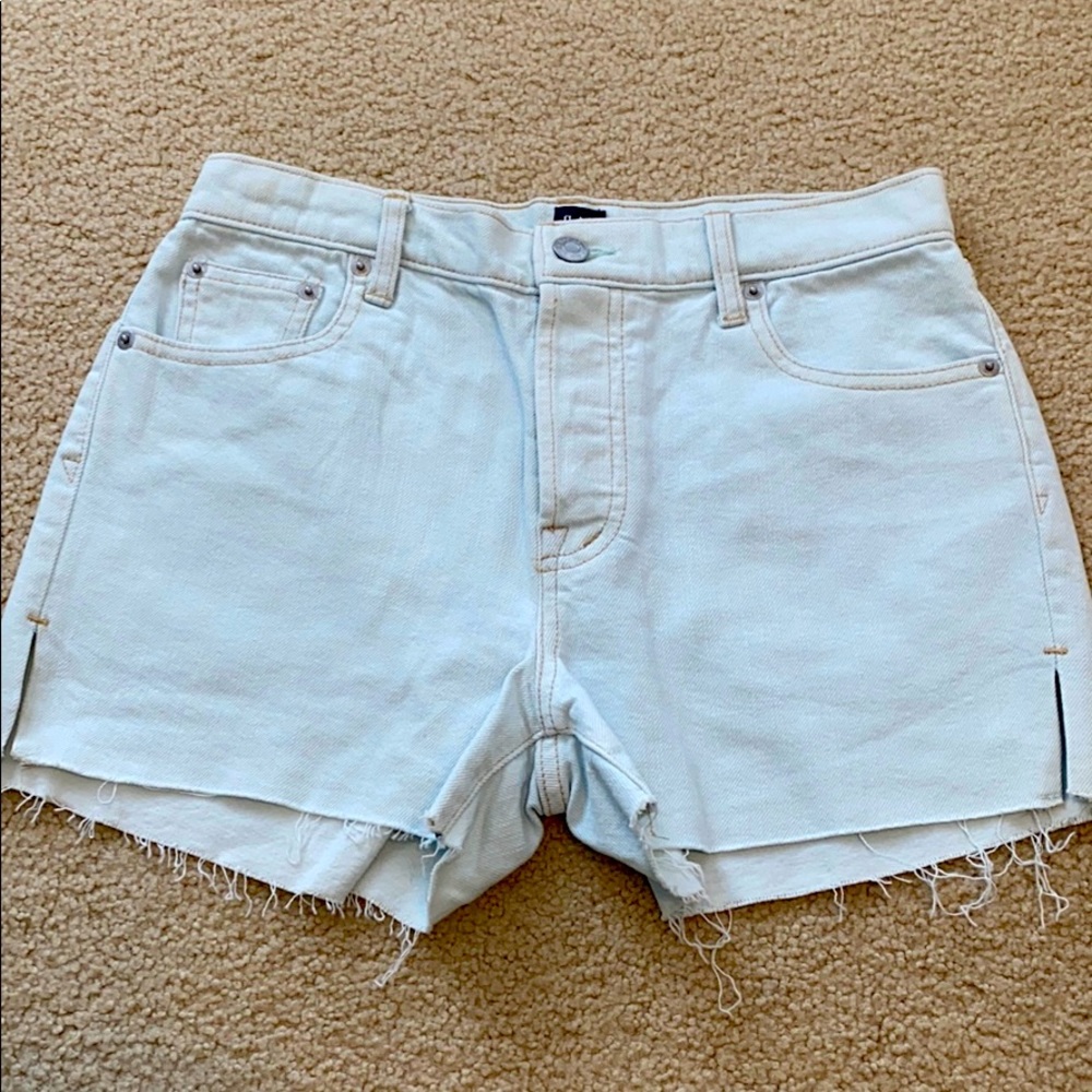 Gap Denim 3" short shorts Sz 25R light wash
